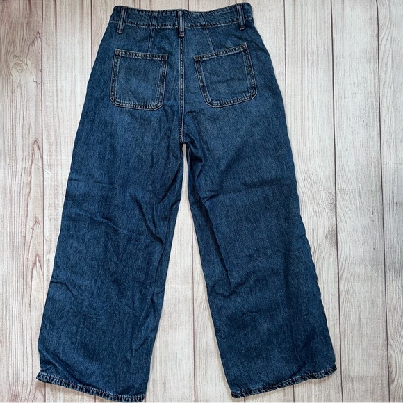 Old Navy Baggy Jeans - Picture 2 of 8